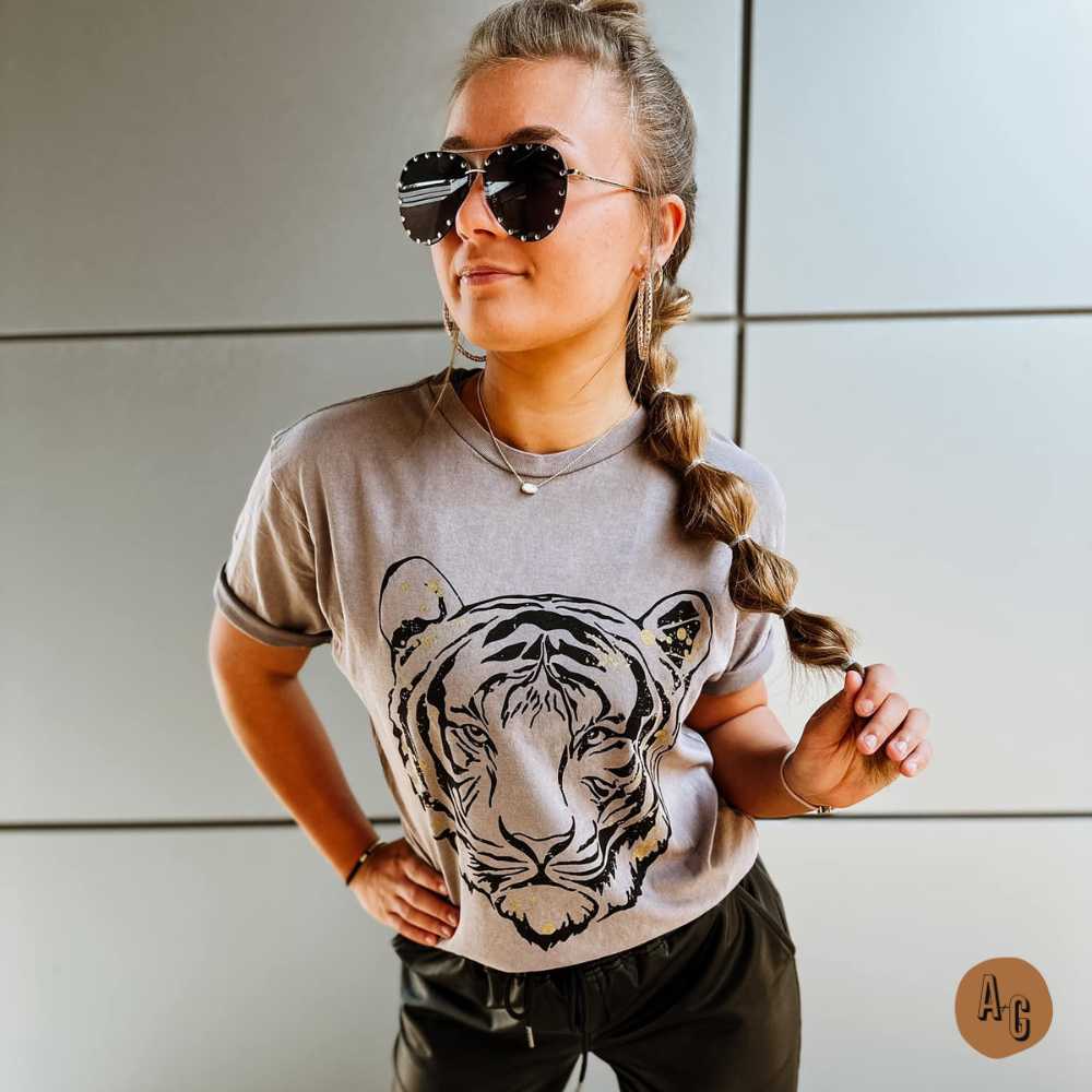 GOLDEN TIGER TEE-CURVES Al + Gray Graphic Tees