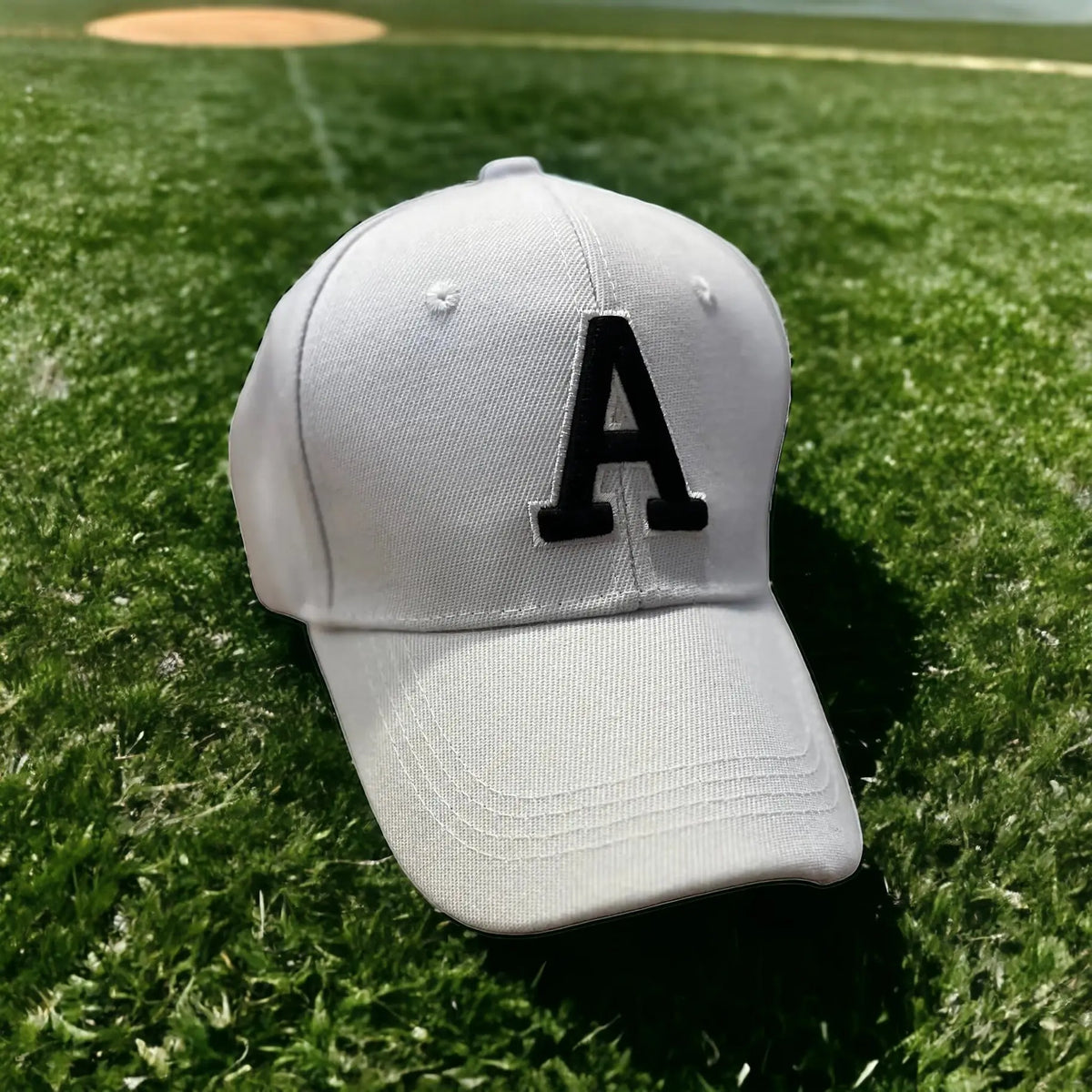 INITIAL A  BASEBALL HAT - WHITE UNCOMMON REIGN