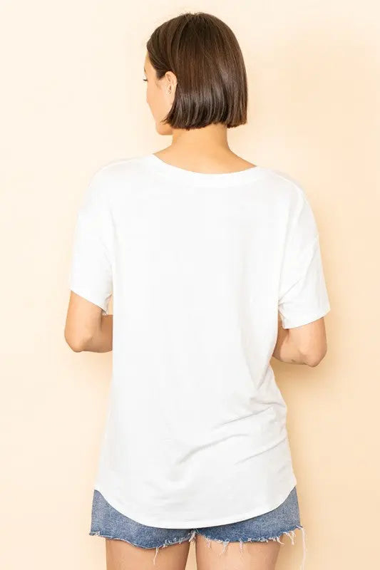 BACK TO BASIC TOP - WHITE Uncommon Reign